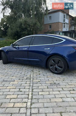 Седан Tesla Model 3 2019 в 