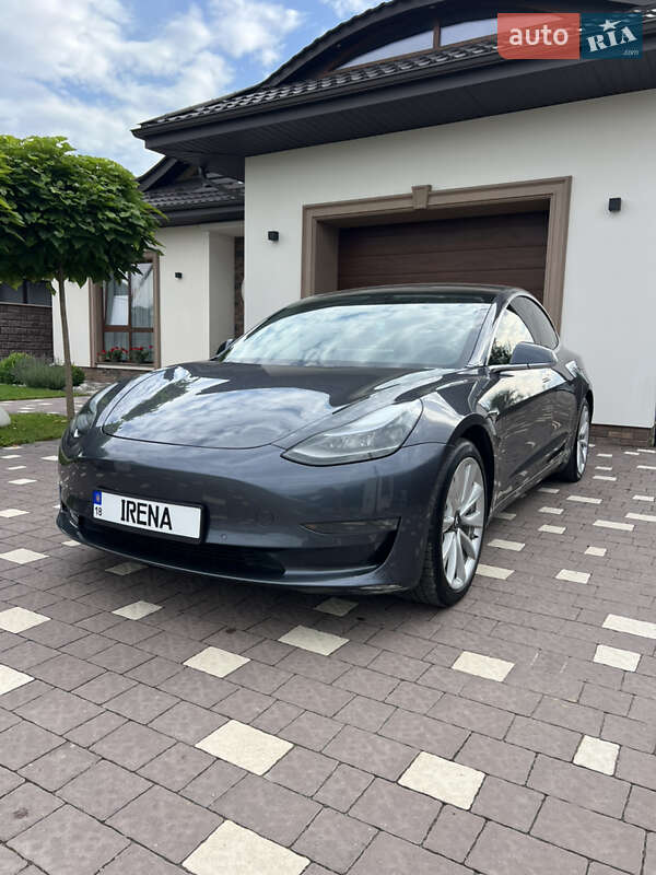 Седан Tesla Model 3 2018 в 