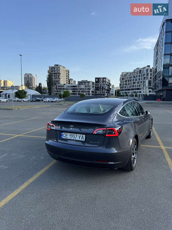 Седан Tesla Model 3 2018 в Киеве