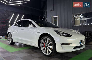 Седан Tesla Model 3 2019 в Киеве