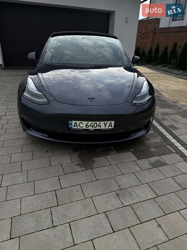 Седан Tesla Model 3 2022 в Луцке