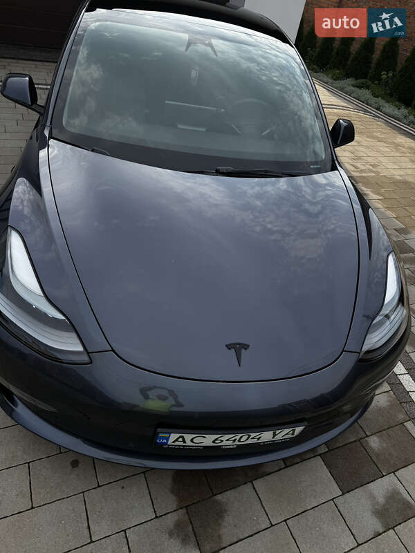 Седан Tesla Model 3 2022 в Луцке