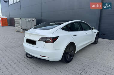 Седан Tesla Model 3 2020 в 
