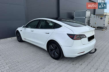 Седан Tesla Model 3 2020 в 