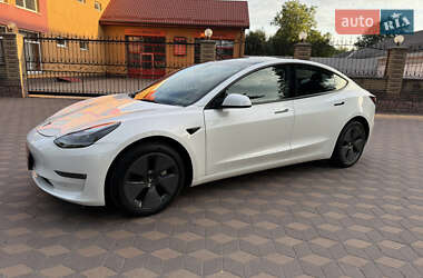 Седан Tesla Model 3 2023 в 