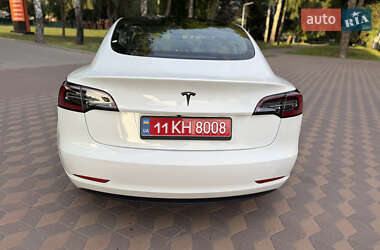 Седан Tesla Model 3 2023 в 