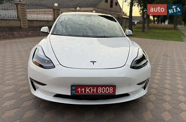Седан Tesla Model 3 2023 в 