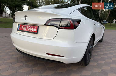 Седан Tesla Model 3 2023 в 
