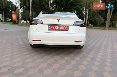 Седан Tesla Model 3 2023 в 
