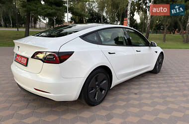 Седан Tesla Model 3 2023 в 