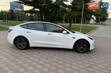 Седан Tesla Model 3 2023 в 
