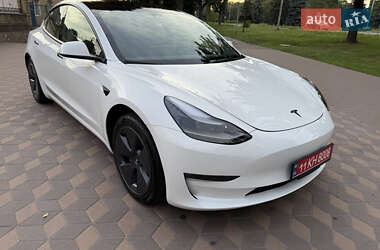 Седан Tesla Model 3 2023 в 