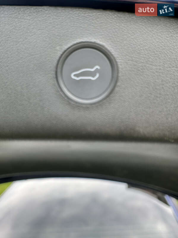 Седан Tesla Model 3 2021 в Львові