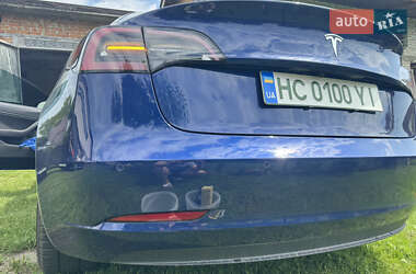 Седан Tesla Model 3 2021 в 