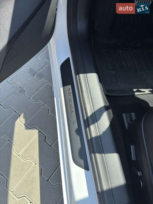 Седан Tesla Model 3 2022 в Одесі