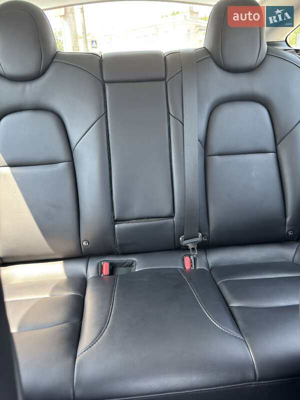 Седан Tesla Model 3 2022 в Одесі