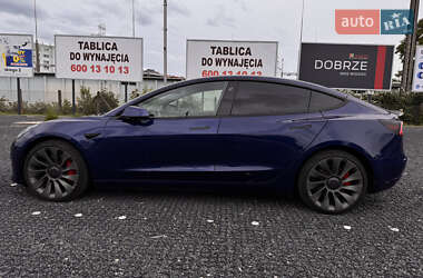Седан Tesla Model 3 2022 в 