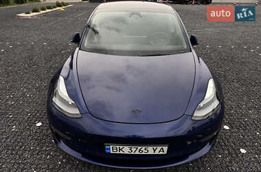 Седан Tesla Model 3 2022 в Житомире