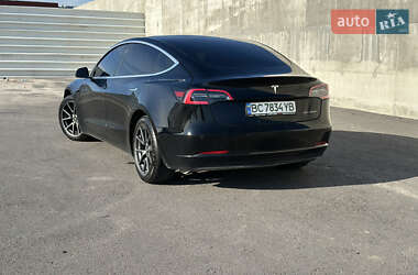 Седан Tesla Model 3 2019 в 