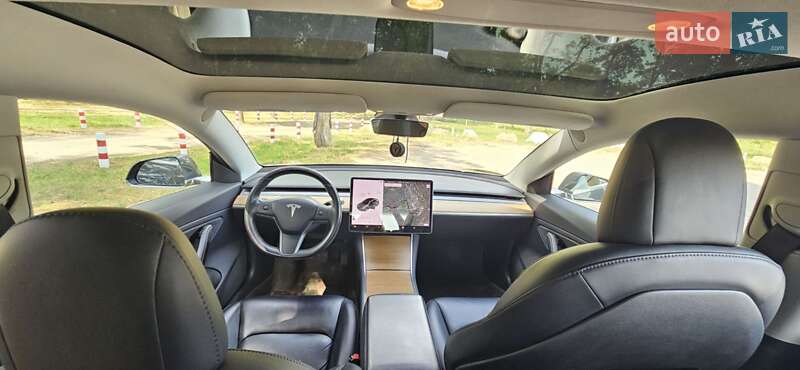 Седан Tesla Model 3 2018 в Павлограді