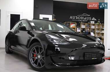 Седан Tesla Model 3 2022 в 