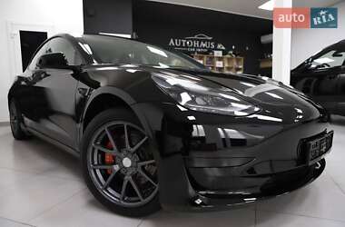 Седан Tesla Model 3 2022 в 
