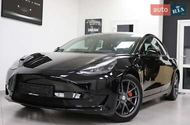 Седан Tesla Model 3 2022 в 