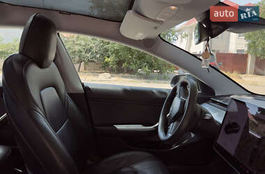 Седан Tesla Model 3 2020 в 