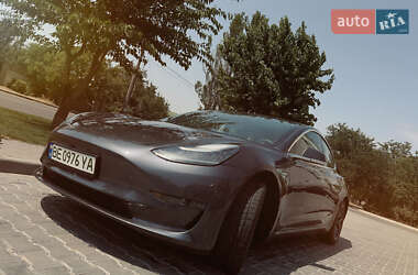 Седан Tesla Model 3 2020 в Николаеве