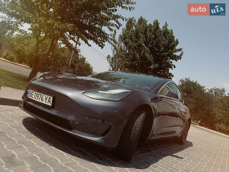 Tesla Model 3 2020