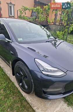 Седан Tesla Model 3 2019 в 
