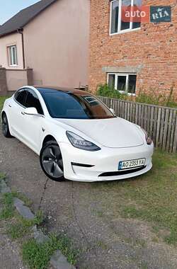 Седан Tesla Model 3 2020 в Хусте