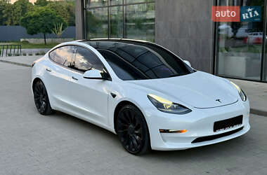 Седан Tesla Model 3 2022 в 