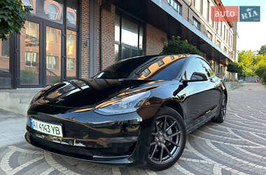 Седан Tesla Model 3 2021 в 