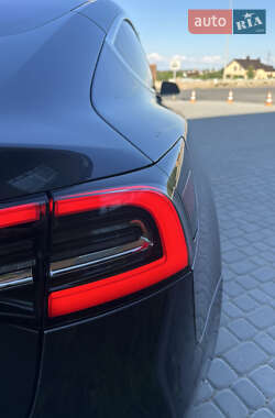Седан Tesla Model 3 2017 в 