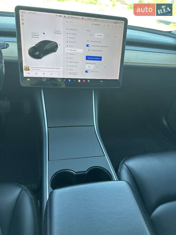 Седан Tesla Model 3 2017 в Вінниці