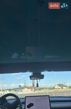 Седан Tesla Model 3 2017 в 