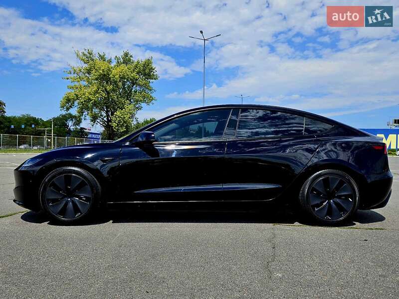 Седан Tesla Model 3 2024 в Днепре