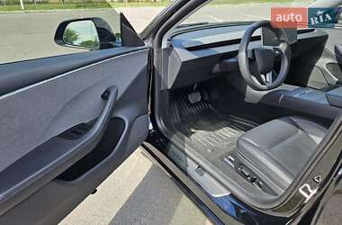 Седан Tesla Model 3 2024 в 
