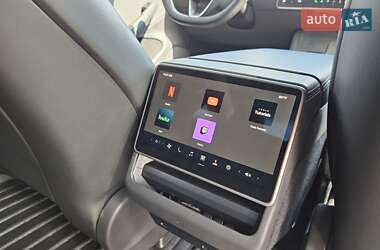 Седан Tesla Model 3 2024 в 