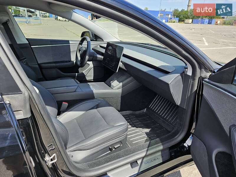 Седан Tesla Model 3 2024 в Днепре