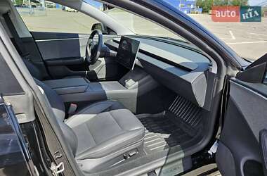 Седан Tesla Model 3 2024 в 