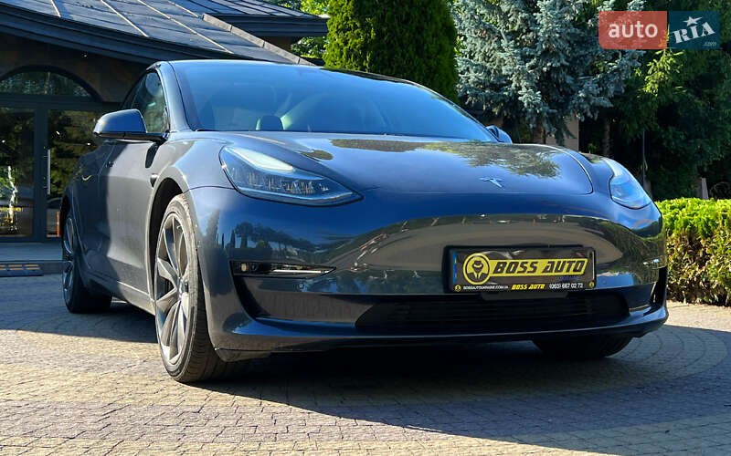 Tesla Model 3 2020