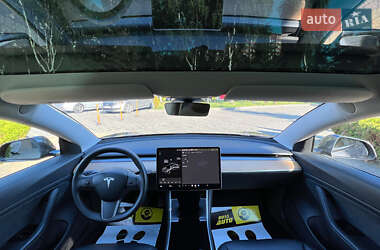 Седан Tesla Model 3 2020 в 