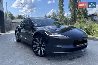 Седан Tesla Model 3 2024 в 