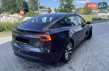 Седан Tesla Model 3 2024 в 