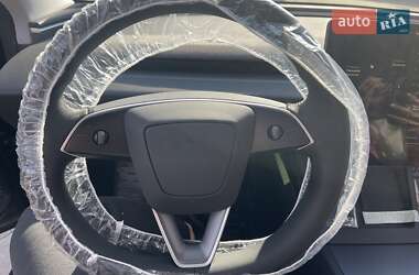 Седан Tesla Model 3 2024 в 