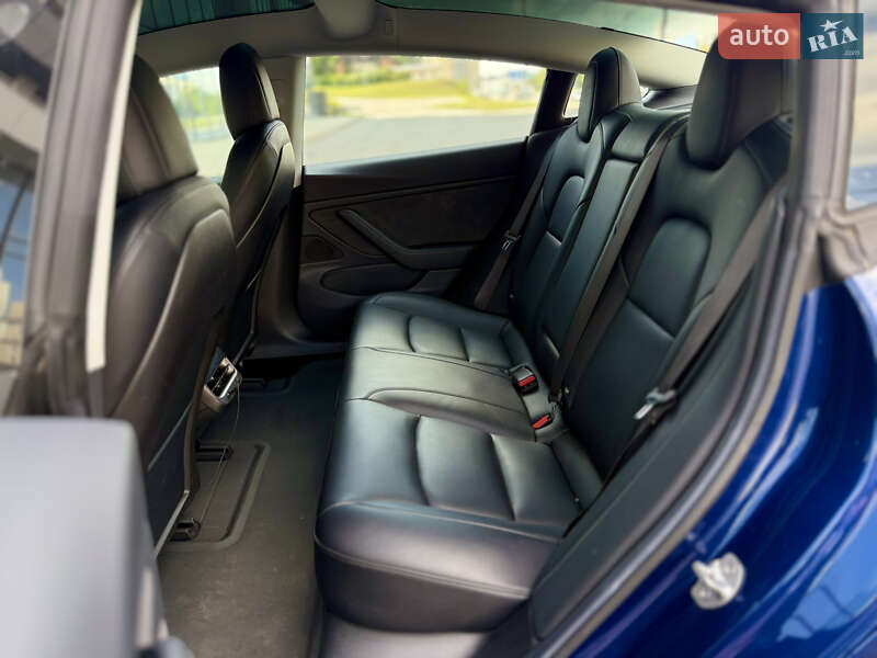 Седан Tesla Model 3 2018 в Харькове