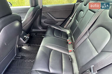Седан Tesla Model 3 2020 в 