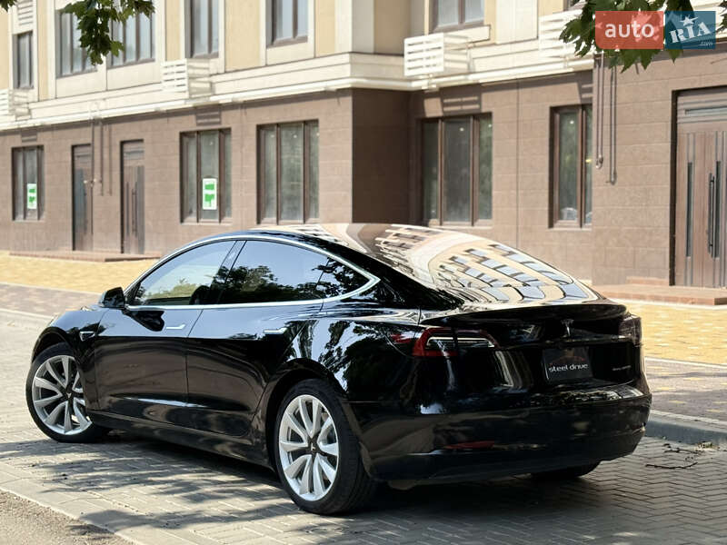 Седан Tesla Model 3 2019 в Николаеве